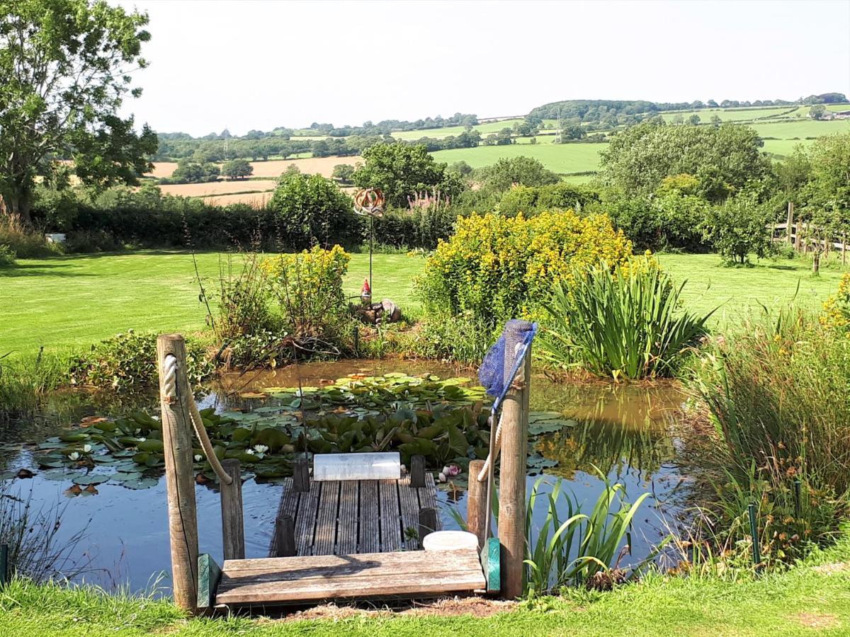 Highfields Farm B&B Stone  Exteriér fotografie